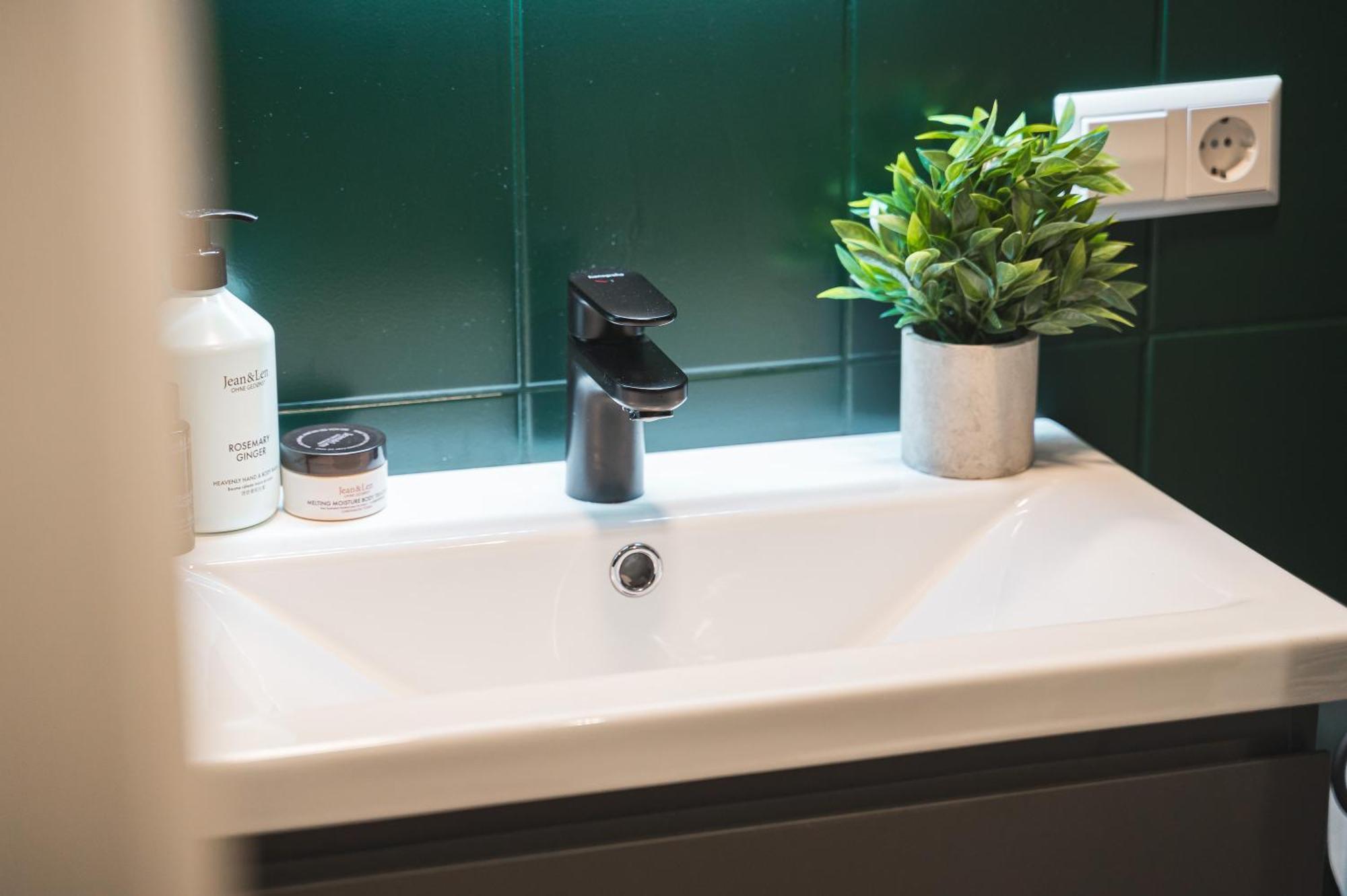 Jungle No5 Boutique Hotel - Stuttgart City-Center Kültér fotó